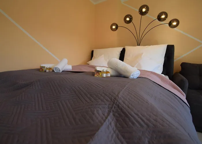 Bliss Place - 1r Premium - Kingsize Bett, Smart Tv, Kueche, Balkon, Waschkeller * Magdeburg