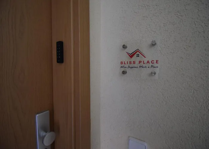 Bliss Place - 1r Premium - Kingsize Bett, Smart Tv, Kueche, Balkon, Waschkeller Apartman Magdeburg