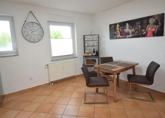 Apartment Bliss Place - 1r Premium - Kingsize Bett, Smart Tv, Küche, Balkon, Waschkeller Magdeburg